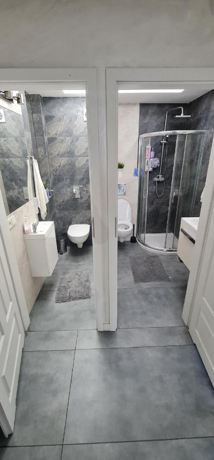 Pokoje Zeromskiego 1B Apartment เบียวิสตอก ภายนอก รูปภาพ